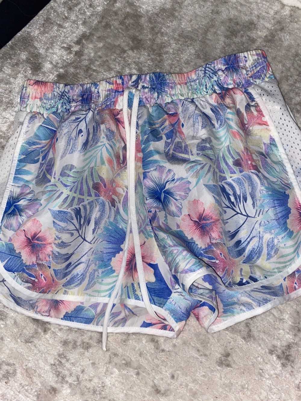 Shorts - Picture 3 of 5
